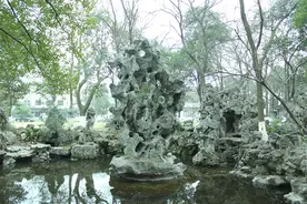 王帅｜一块石头和另一块石头图片