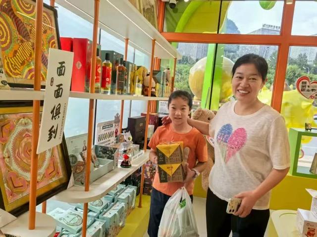 把“凉都味道”带回家 ——“凉都手伴”体验店激发文旅消费新热潮