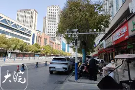阜阳交警：骑电瓶车不戴头盔，已有多人被抓拍曝光图片