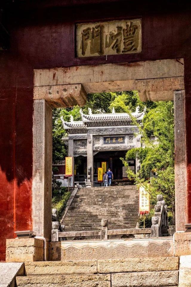 桃源深处、武陵主峰，梵净山何以跻身世界遗产？