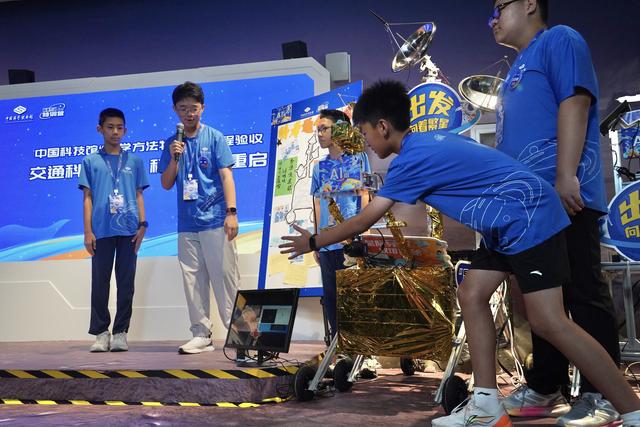 模拟遭遇陨石袭击！中学生修复“外星科考基地”