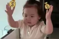 围观！来自嫌疑人第一视角→深夜贴“小卡片”打卡竟遇到警车🤲图片