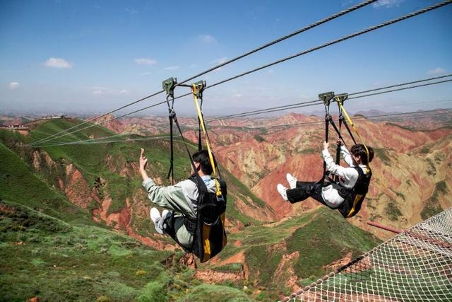 中国经济样本观察·“镇”了不起丨种粮不灵、“种草”很行！这个小镇“水墨丹霞”出圈了