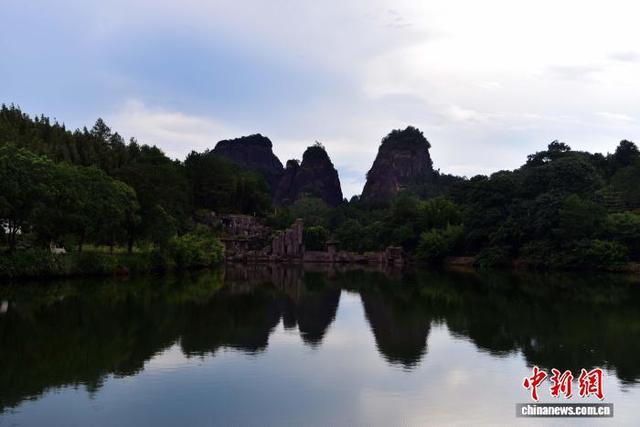 福建武夷山水沁心脾 暑假处处见游客