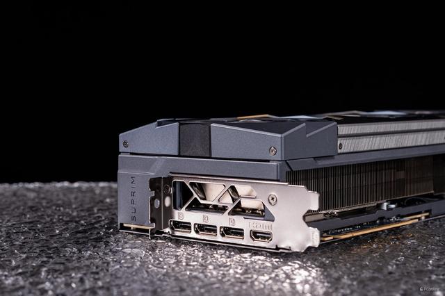 微星GeForce RTX 5080超龙SOC显卡评测：实力出众的“西装暴徒”