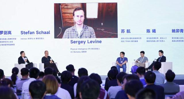 当机器人开始“想象”未来：智元发布首个动作驱动世界模型，开启物理智能“涌现”的命运齿轮|直击WAIC