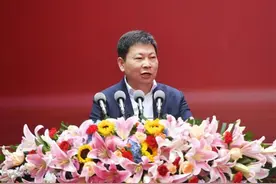 余承东回母校参加毕业典礼并发言：37年前以县理科第一名被录取，考入西工大是人生最正确选择图片
