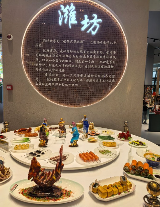 山东某高速服务区突然爆火！比景区的人还多！网友：原本只想来上个厕所，结果花出去500多，一进门我都蒙了