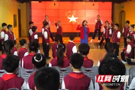 芦淞区何家坳小学：寻英雄足迹 做时代新人图片