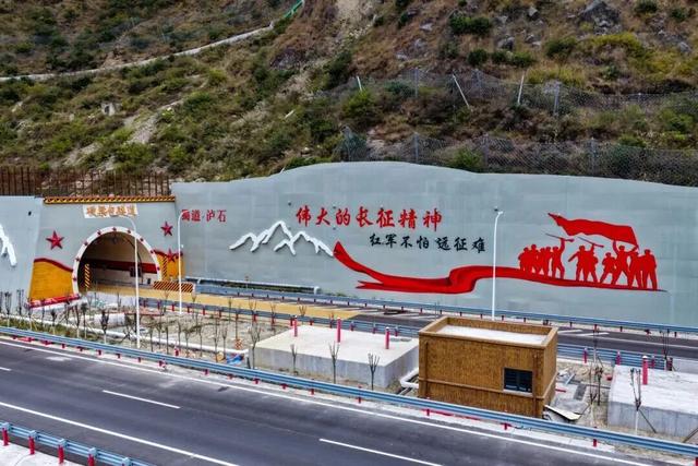 【四川交通】泸石高速49公里段即将通车，一路畅游冰川云海、古镇秘境