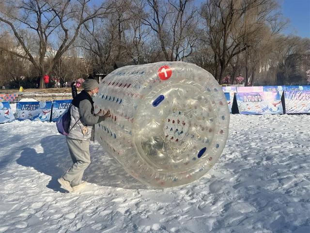 三条百米冰滑梯！8000平方米雪场！就在——