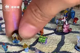 仅A4纸大小，她用粘土捏出微缩世界图片