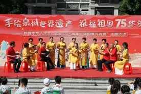 上百人集体手绘！鲤城大场面，超燃！图片