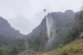 高原无人机首次盲飞 泸州应急通讯队完成高原“三断”场景无人机救援实战化训演任务图片