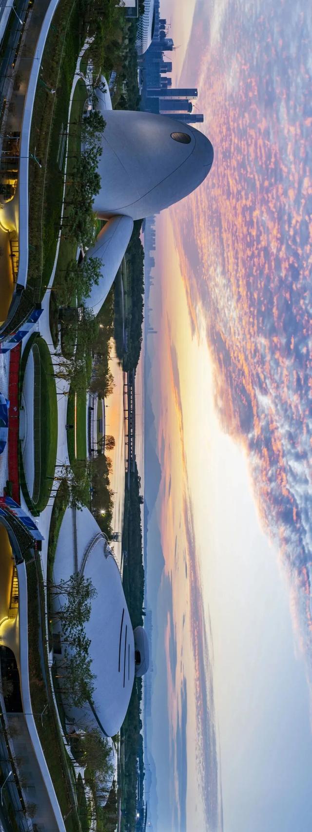 火了！深圳湾“悬浮阿姨”