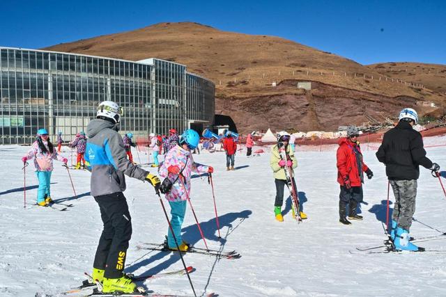 会泽大海草山滑雪旅游度假区正式迎来新雪季