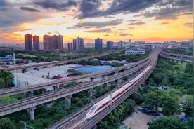 今日省内高铁均已正常开行，京广线恢复夕发朝至普速列车图片