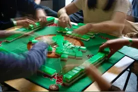 纽约夜生活新时尚！美媒：越来越多美国年轻人对中国麻将产生兴趣图片