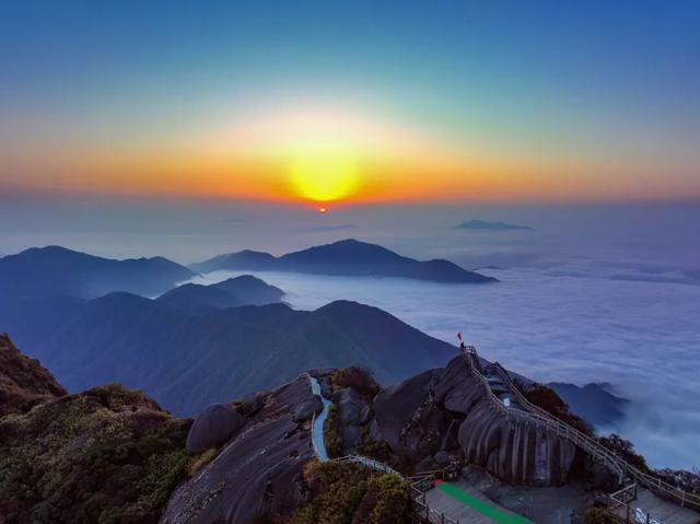 云海森林徒步，露营看银河星空超治愈！