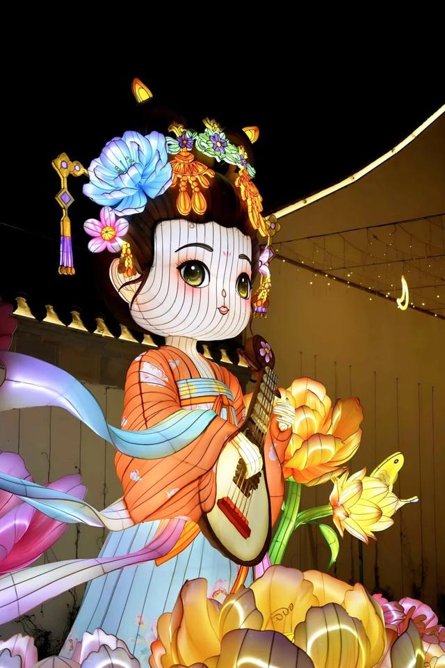 熙南里灯组已上线！马！住！了！