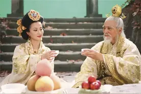 “才88岁”的王德顺大爷 又去走秀了图片