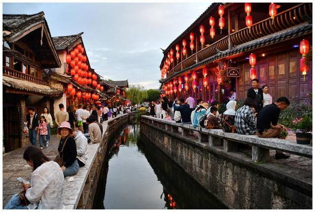 七彩云南之十三：夜走丽江古城 心中五味杂陈