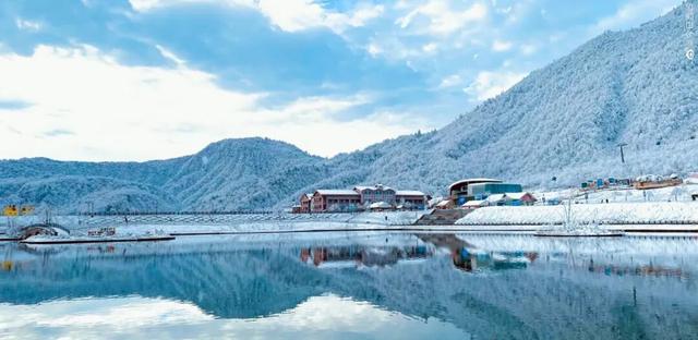 在大邑，降雪基础，滑雪就不基础！