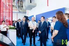 山东博物馆“衣以载礼——明代服饰数字活化体验”项目亮相“博博会”图片