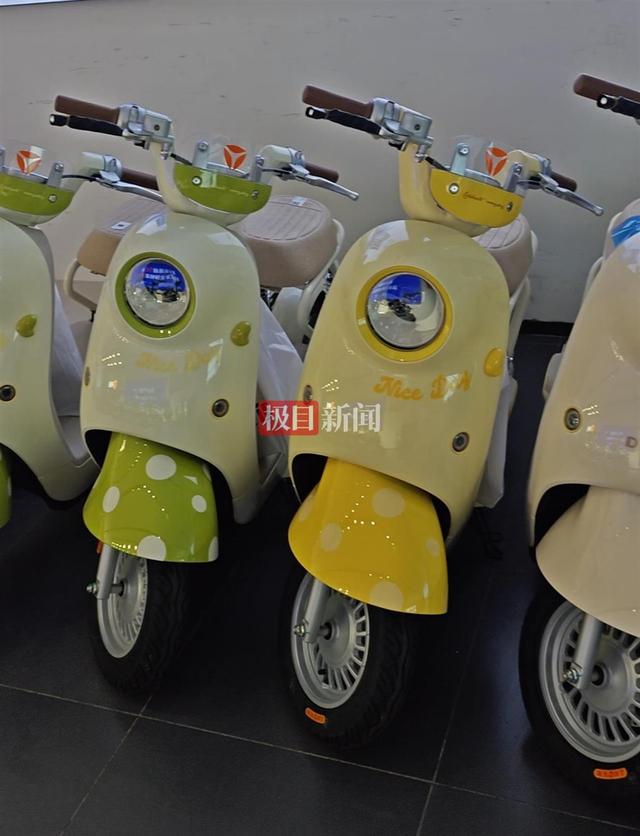 实探电动车门店：多款新国标车涨价数百	，老国标车当二手车降价处理，有品牌称可以免费加儿童座椅