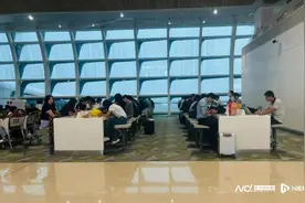宝安机场候机厅里的“班味”，深圳人太卷？图片