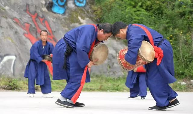 火把映红乌蒙山！全国“四季村晚”板底夏季示范暨威宁火把狂欢夜炽热启幕