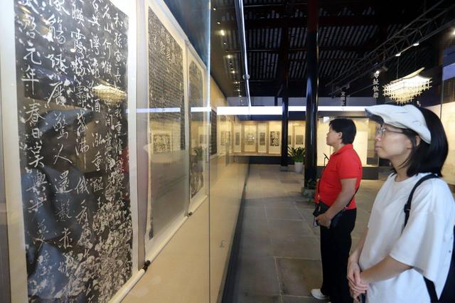 江苏苏州：摩崖石刻拓片联合展览举行