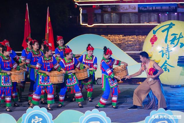 组图 | 国庆夜，铜仁诗歌会万人空巷！