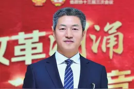 以时不我待的奋进姿态强产业促发展——访省人大代表，娄底市委副书记、市长曾超群图片