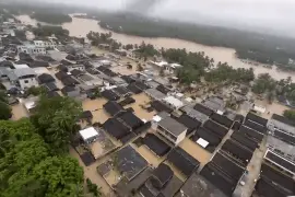 海南琼海村民被洪水围困 4架直升机参与救援图片