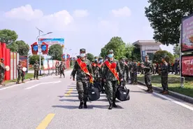 湖北总队2023年度秋季首批新兵顺利入营！图片