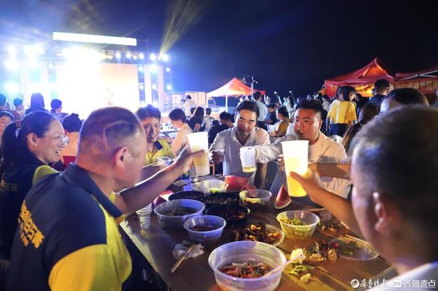 千人共聚“渔光里” 啤酒音乐燃动渔业小镇夏夜