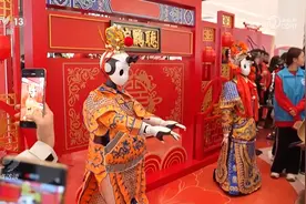 焦点访谈｜春节假期“红红火火” 消费市场“热气腾腾”图片