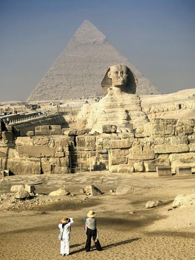 晚潮｜吉萨平原上的背影