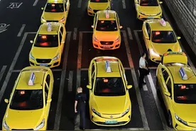 一车两驾！从只会打表到AI动态调价，出租车如何越变越“聪明”？图片