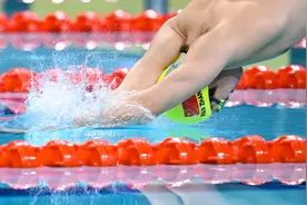 “五金王”潘展乐 “新蝶后”于子迪图片