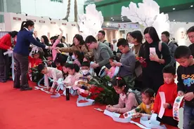 中国科技馆春节接待观众破纪录，科普活动注入“科技年味”图片