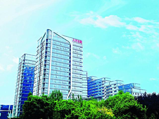 从“单点突破”到“集群跃迁”——鹿泉区谱写电子信息产业发展新篇章