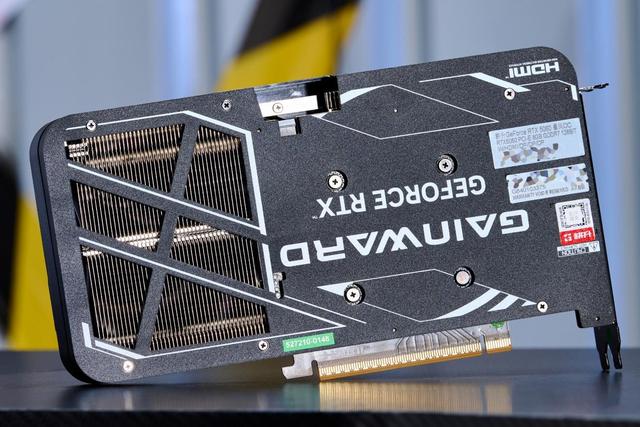 耕升GeForce RTX 5060暴风OC 8G显卡评测：中端市场的强力竞争者