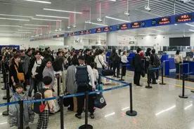 广州白云机场口岸2024年入出境外国人占比达35%图片