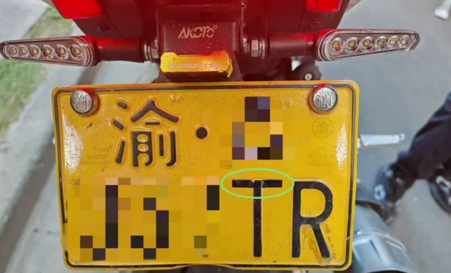 沪指十年首破！上海2爷叔登“全国榜”！乌兰被查！婚礼当天跳河新郎遗体找到！微信撤回新功能！冰箱这样铲冰易爆！