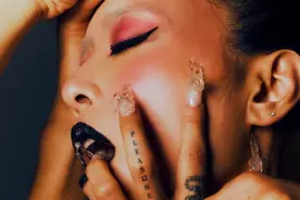 蔡依林正面曝光「手指刺青」！　紧抓欲望之绳：可以面对丑陋面了图片