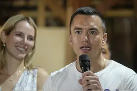 厄瓜多尔最年轻的总统：富二代，其父5次竞选总统未果，任期只有18个月图片