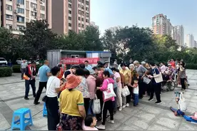 友邻相伴 暖心融融——青岛市崂山区中韩街道顺利开展志愿服务大集暨防范非法集资宣传活动图片