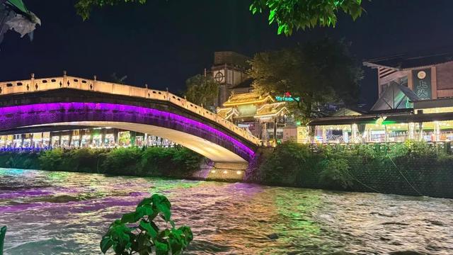 流光溢彩！“幸福安逸城”又添夏夜新图景